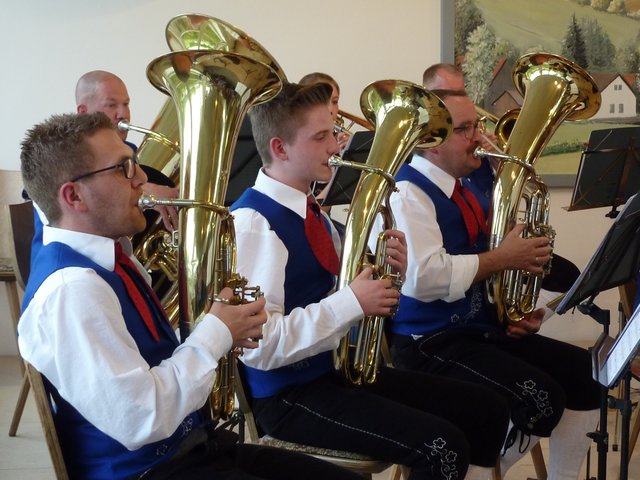 Odenwälder Trachtenkapelle Wenschdorf-Monbrunn beim Musikalischen Maienabend am 5. Mai 2019 in Wenschdorf
