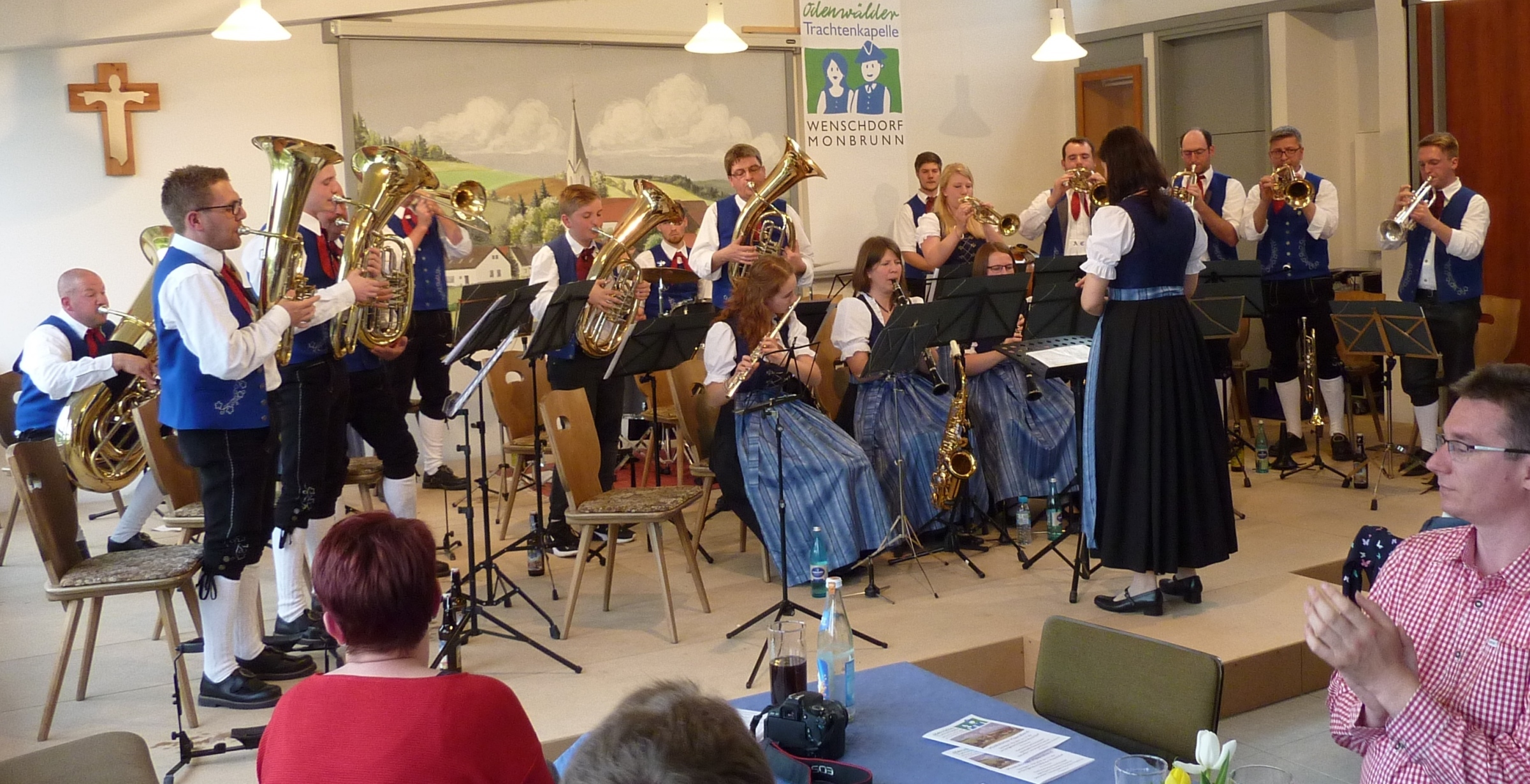 Odenwälder Trachtenkapelle Wenschdorf-Monbrunn beim Musikalischen Maienabend am 5. Mai 2019 in Wenschdorf