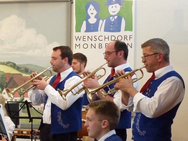 Odenwälder Trachtenkapelle Wenschdorf-Monbrunn beim Musikalischen Maienabend am 5. Mai 2019 in Wenschdorf