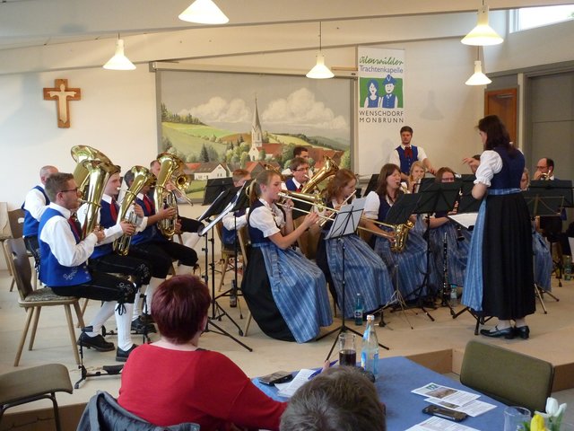 Odenwälder Trachtenkapelle Wenschdorf-Monbrunn beim Musikalischen Maienabend am 5. Mai 2019 in Wenschdorf