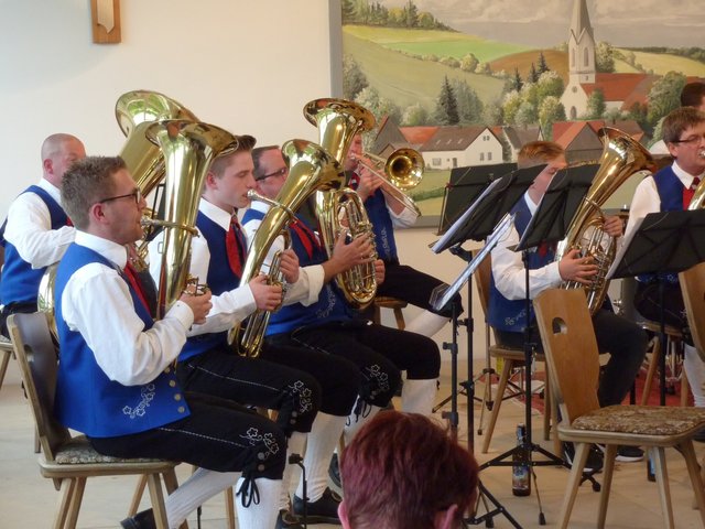 Odenwälder Trachtenkapelle Wenschdorf-Monbrunn beim Musikalischen Maienabend am 5. Mai 2019 in Wenschdorf