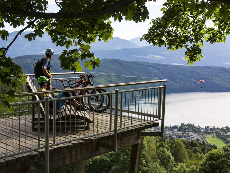 Besonderer Logenplatz: Rast auf dem „Sternenbalkon“.
Foto: Jörg Reuther