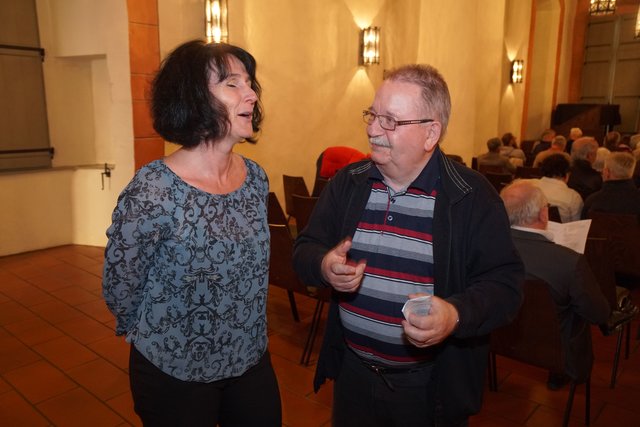 Fachleute unter sich: Frau Antje Vollmer und Herr Wilhelm Otto Keller. 