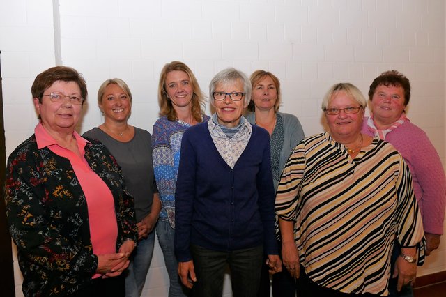 Der neu gewählteVorstand stellt sich vor: von links - Renate Ruppert, Sandra Rauch, Gaby Steiniger, Veronika Weimer, Gaby Steiniger, Elvira Trunk und Martha Scholl. Im Bild fehlt: Sieglinde Straub