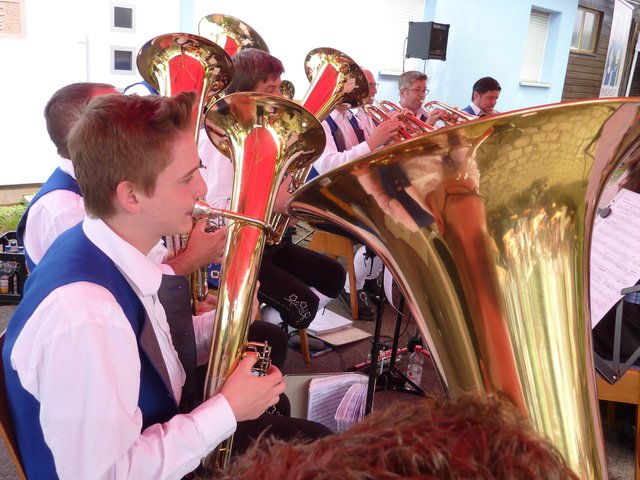 Odenwälder Trachtenkapelle Wenschdorf-Monbrunn beim Vatertagsfest des Musikvereins Germania Bürgstadt