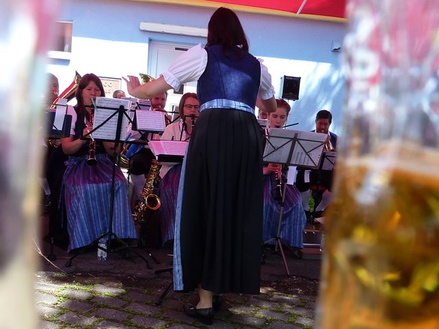 Odenwälder Trachtenkapelle Wenschdorf-Monbrunn beim Vatertagsfest des Musikvereins Germania Bürgstadt