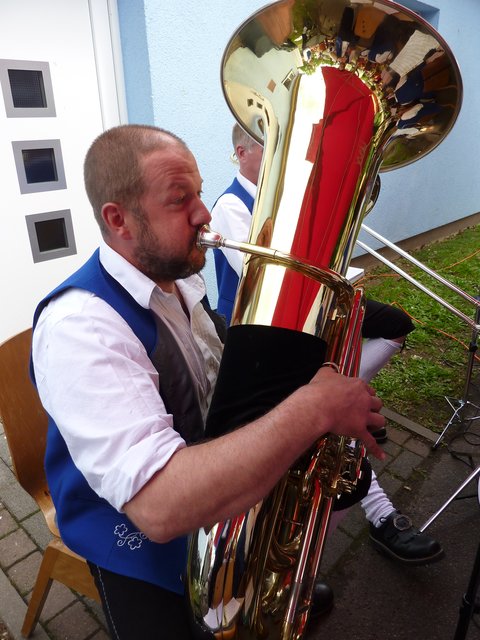Odenwälder Trachtenkapelle Wenschdorf-Monbrunn beim Vatertagsfest des Musikvereins Germania Bürgstadt