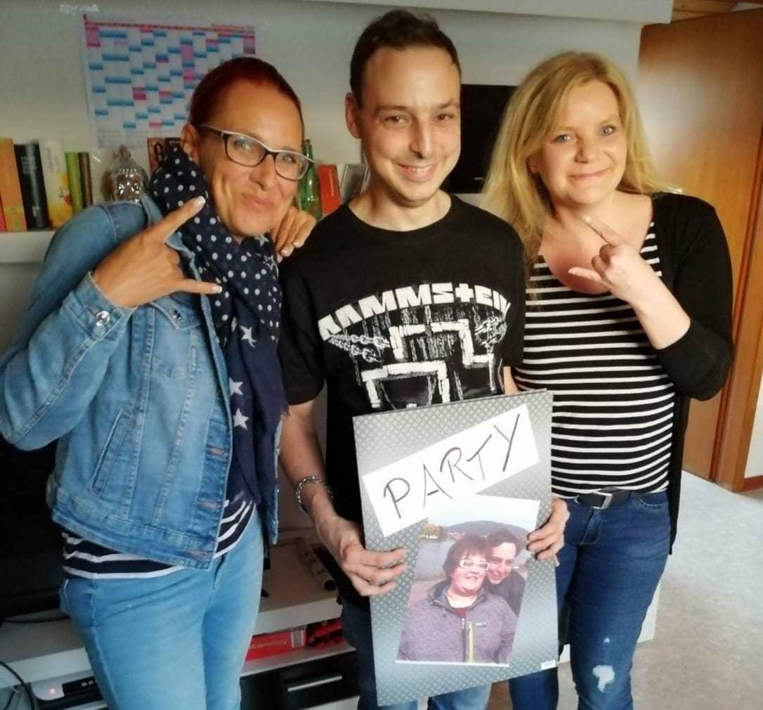 Yvonne Kiefer & Silke Weimann (Aktion-MainHerz) mit Johannes