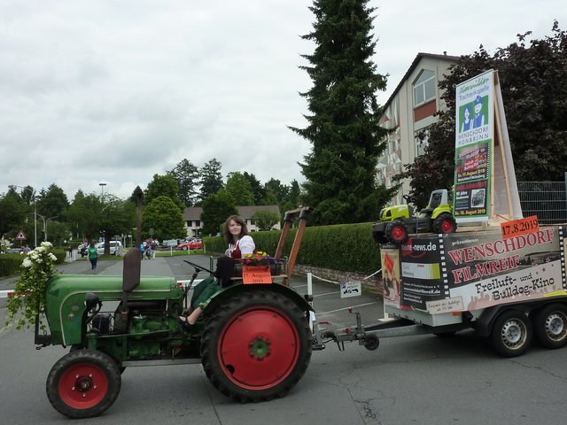 Odenwälder Trachtenkapelle Wenschdorf-Monbrunn beim Blumenkorso am 16. Juni 2019 in Michelstadt