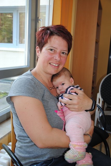 Caroline Herrmann, Mutter einer Tochter aus Lützelbach: „Meiner Hebamme vertraue ich, sie ist kompetent und immer für mich da.“ | Foto: Andrea Kaller-Fichtmüller