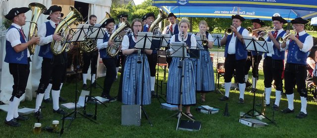 Odenwälder Trachtenkapelle Wenschdorf-Monbrunn beim Musikfest 100 Jahre Musikkapelle "Bavaria" Neunkirchen