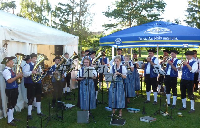 Odenwälder Trachtenkapelle Wenschdorf-Monbrunn beim Musikfest 100 Jahre Musikkapelle "Bavaria" Neunkirchen