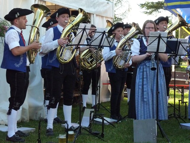 Odenwälder Trachtenkapelle Wenschdorf-Monbrunn beim Musikfest 100 Jahre Musikkapelle "Bavaria" Neunkirchen