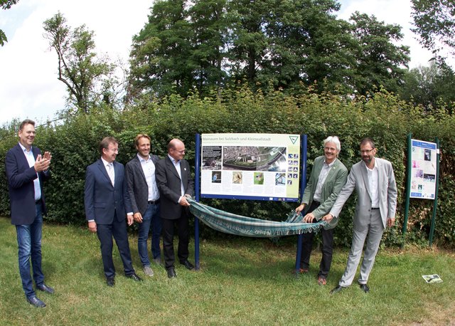 Eine gelungene Info-Tafel in den Mainauen bei Sulzbach wurde am Samstag, dem 7.7.2019, enthüllt. 