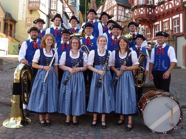 Odenwälder Trachtenkapelle Wenschdorf-Monbrunn feiert 90. Geburtstag