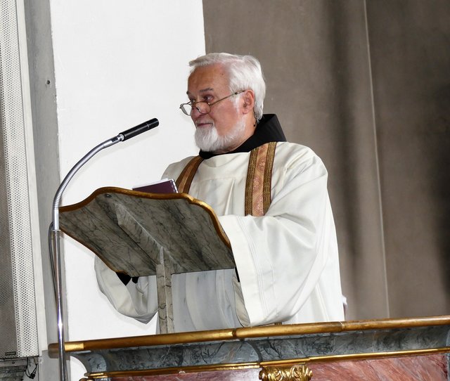 Präses Guardian Pater Richard begrüßte die heimgekehrten Pilger aus Dettelbach und dankte allen Helfern für die gute und hamonische Wallfahrt in diesem Jahr. 