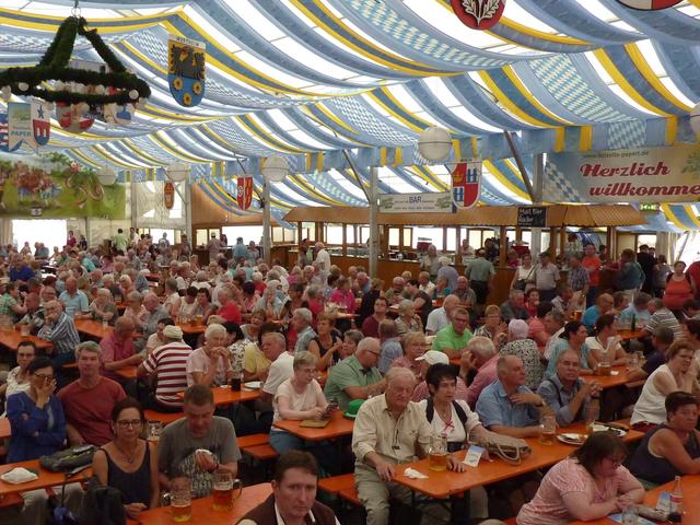 Festzelt der Michaelismesse Miltenberg am Mittwoch, 28. August 2019
