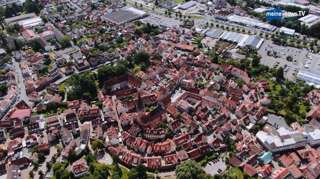 Michelstadt aus der Luft. Erkundet die schöne Stadt im Odenwald in unserem Video auf meine-news.TV