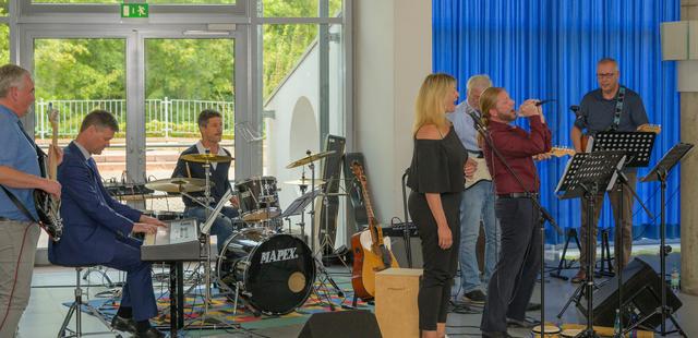 Die Band aus Schulräten und Lehrkräften umrahmte die Feier zur Amtseinführung der beiden Schulräte.