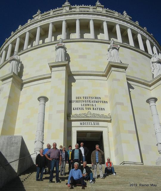 Vor der Befreiungshalle | Foto: Rainer May