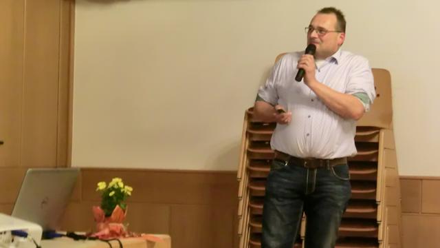Kirchenpfleger Ingo Bernard informiert über Finanzen und durchgeführte Maßnahmen | Foto: Ruth Zieres