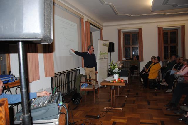 Vortrag von Dr. Gunter Frank in Buchen. | Foto: Andrea Kaller-Fichtmüller