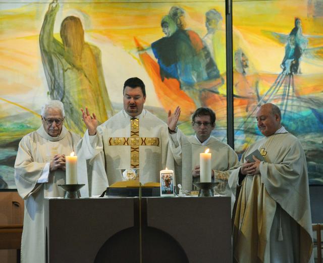 von links nach rechts: Diakon Mergenthal, Pfarrer Kölbel, Diakon Grimm und Pfarrer Kleinhenz beim Gottesdienst | Foto: Martin Scharbert