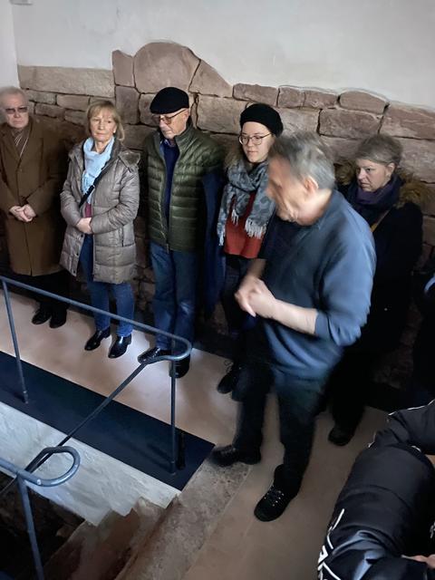 Werner Reuling erläutert Historie und Sanierung der Mikwe