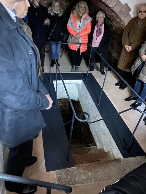 Hier gehts zum Wasser in der Mikwe