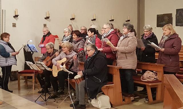 Musikalische Gestaltung durch den Kolping-Singkreis | Foto: Astrid Lurz