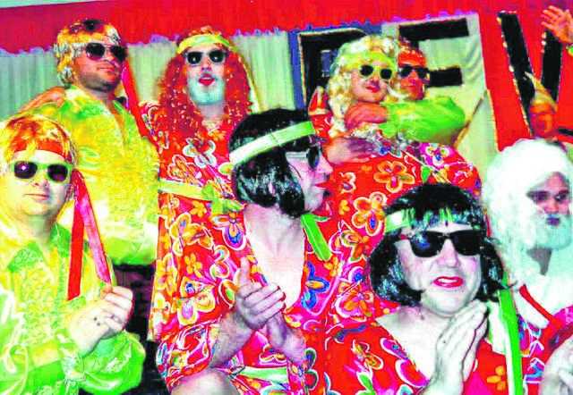Immer wieder eine Augenweide in seinen bunten Kostümen ist das Männerballett des Roßbacher Fasenacht Vereins e. V. | Foto: privat