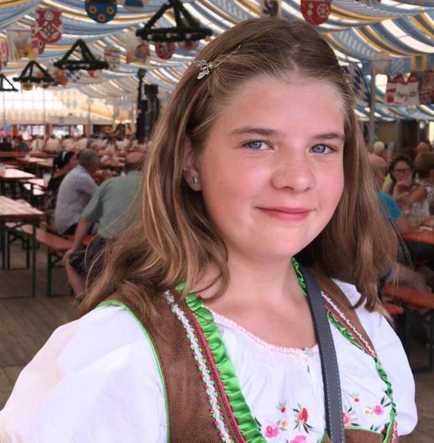 Emily Flicker aus Großheubach: 
„Ich bin im Chor, weil ich das Singen liebe und es mir Spaß macht, mit anderen Jugendlichen zu singen. Ich bin schon seit 10 Jahren im Chor Großheubach, weil ich schon mit drei Jahren Spaß am Singen gefunden habe. Bei ´Musik macht Spaß´ mache ich schon viele Jahre mit, weil hier gesungen, getanzt und Rhythmus einstudiert wird.“ | Foto: Susanne Flicker