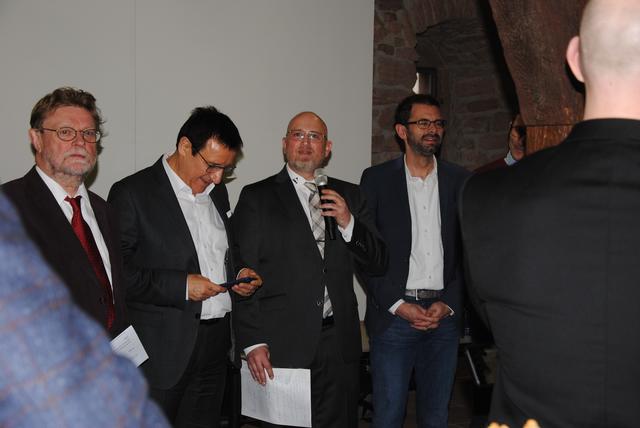 Ministerialdirektor Dr. Uwe Lahl, Wolfgang Reinhart (Vorsitzender der CDU-Fraktion im Landtag von Baden-Württemberg), Bürgermeister Roger Henning und Landrat Jens Marco Scherf (von links).  | Foto: Andrea Kaller-Fichtmüller