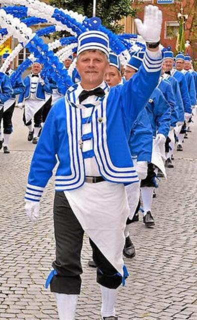 Oberschäffler Wolfgang Grimm in der traditionellen Tracht der Schäffler. | Foto: privat