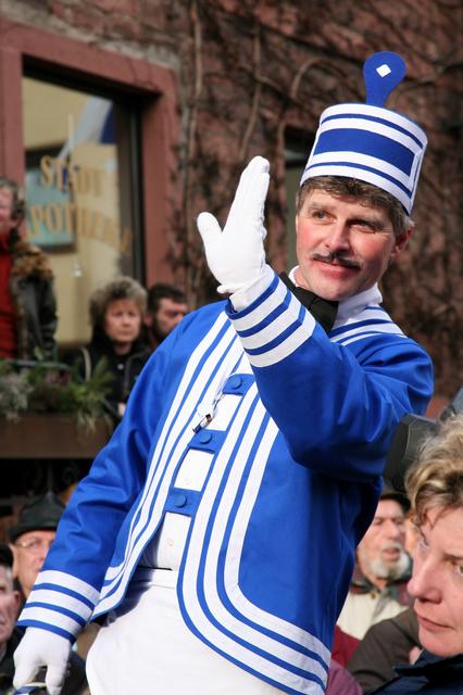 Oberschäffler Wolfgang Grimm in der traditionellen Tracht der Schäffler im Jahr 2006. | Foto: privat