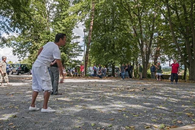 Boule-Spieler des 1. Boule-Club Mechenhard in Aktion. Das für den 15. August geplante 25-jährige Jubiläumsturnier fällt Corona-bedingt aus. | Foto: 1. Boule-Club Mechenhard