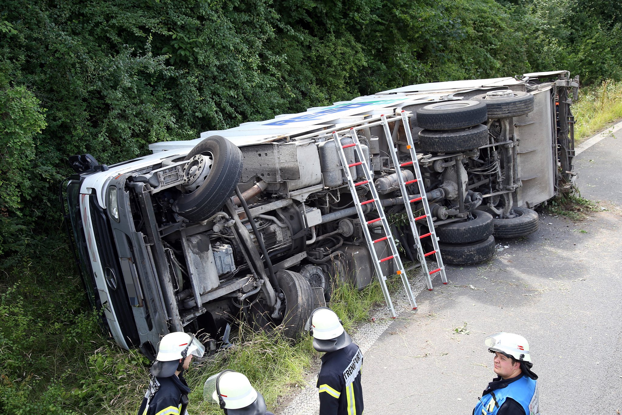 Zwei Verletzte LKWUnfall auf der B469 bei Wörth/KlingenbergTrennfurt am 29.06.2020 Wörth a.Main Zwei Verletzte LKWUnfall auf der B469 bei Wörth/KlingenbergTrennfurt am 29.06.2020 Wörth a.Main