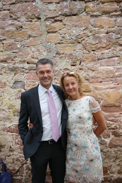 Parrer Peter Neubert mit Gattin Petra sagen adé