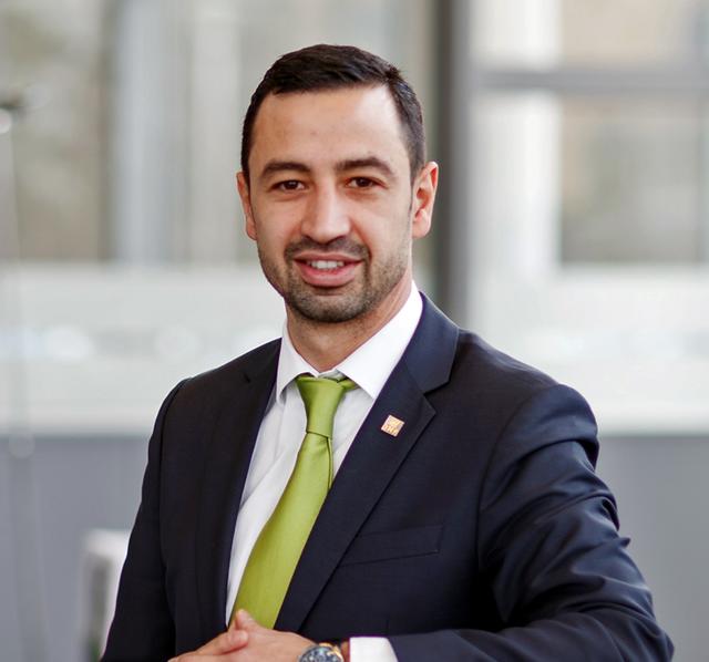 Unser freier Finanz- & Versicherungsmakler Turkan Yilmaz aus Miltenberg rät:
„Lassen Sie sich keine unnötigen Versicherungen aufschwätzen.“