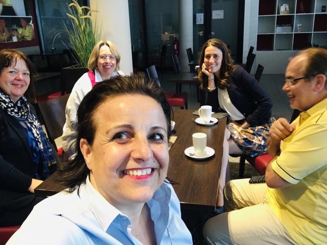 Barbara Eschbach, Annette Liebe, Nicole M. Pfeffer, Nicole Bauer, Michael Götz-Emmerling im Business Sport- und conferencehotel Großwallstadt | Foto: Nicole M. Pfeffer