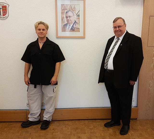 Pfarrer Leipold und der Künstler und Designer Thomas Hagel