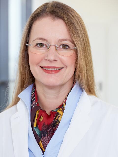 Dr. med. Friederike Thomasius; Osteologin DVO, Innere Medizin, Koordinatorin der Leitlinienkommission Osteoporose des DVO (Dachverband Osteologie e.V.); Frankfurter Hormon- und Osteoporosezentrum; Frankfurt/Main | Foto: privat