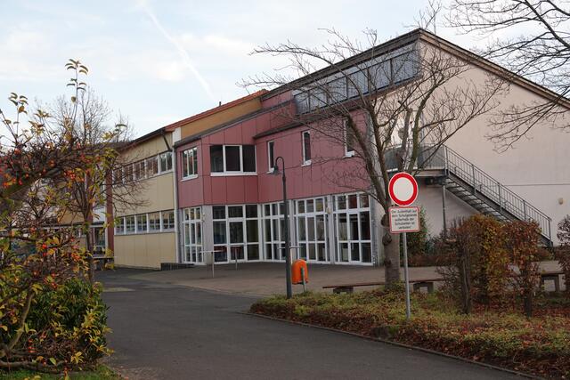 In den Schulen fällt am Buß- und Bettag am 18. November der Unterricht aus. Da viele Eltern aber arbeiten müssen, stellt sich die Frage: Wohin mit den Kindern? 