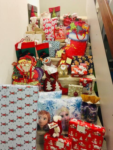 Nur ein Teil der Geschenke in der Miet-Nikolaus-Zentrale.