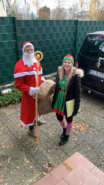 Dieses Jahr schaffte es der Nikolaus nur VOR das Haus.