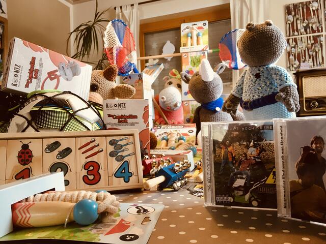 Von Kinderrock bis Kuscheltier! Beim Gewinnspiel war für jeden etwas dabei.