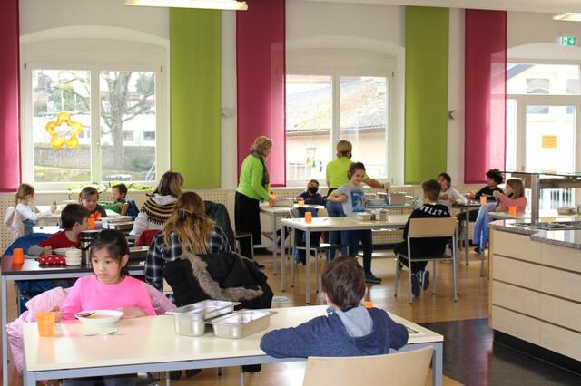 Für die Kinder der Grundschule Miltenberg sowie weitere Einrichtungen im Landkreis kocht das Jugendhaus St. Kilian gesundes und leckeres Essen, das allen schmeckt.  | Foto: Grundschule Miltenberg