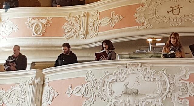 Die Schwestern Barbara Stenger, Christina Breunig (versteckt an der Orgel) und Monika Flachsmann, Steffen Lang, Bernhard Grimm (von rechts) | Foto: Astrid Lurz