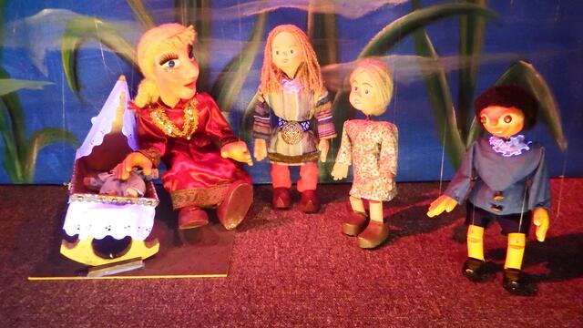 Prinzessin Lilofee mit ihren vier Kindern | Foto: Magnus Hottkowitz