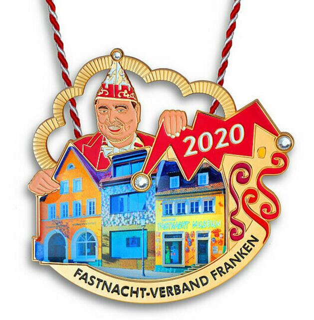 Der Sessionsorden 2020 ist dem neuen Bernhard-Schlereth-Haus in Kitzingen gewidmet und wurde an Julia Volk und Johannes Schnabel verliehen | Foto: Fastnacht-Verband Franken